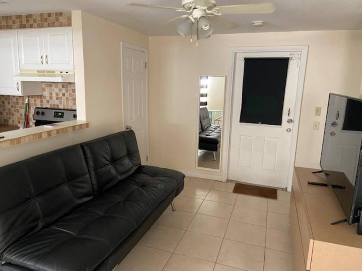 Cozy House 2 Rooms - Cute Private Room - Close To Airport & Free Parking Miami Exterior photo